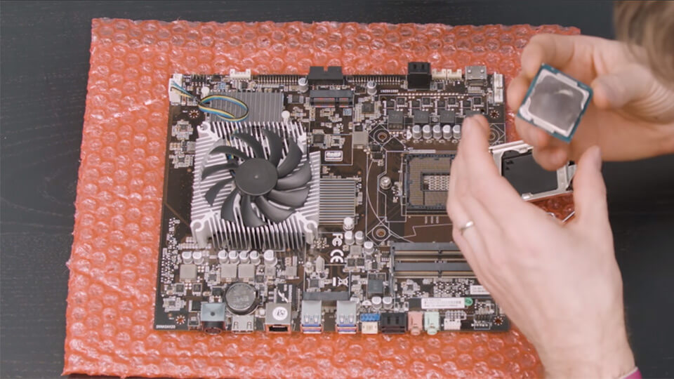 Materinskaja plata so vstroennoj GTX 1050 Ti na 4 GB skol'ko cena