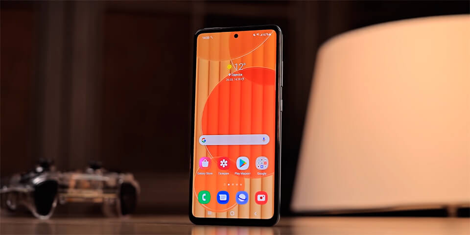 Obzor Galaxy A52 vse minusy i pljusy