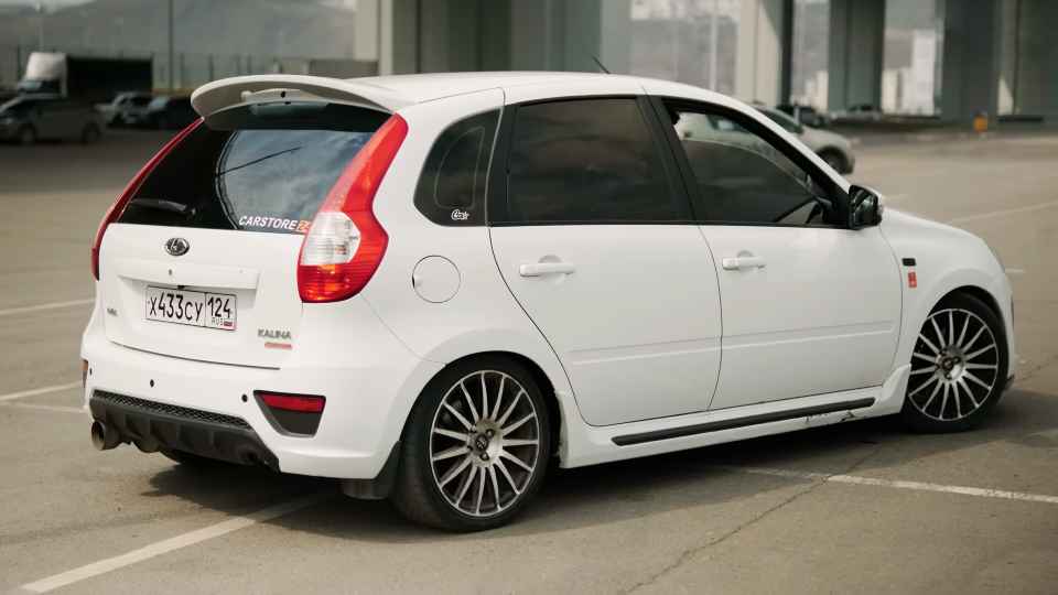 LADA KALINA 2 SPORT vid sboku