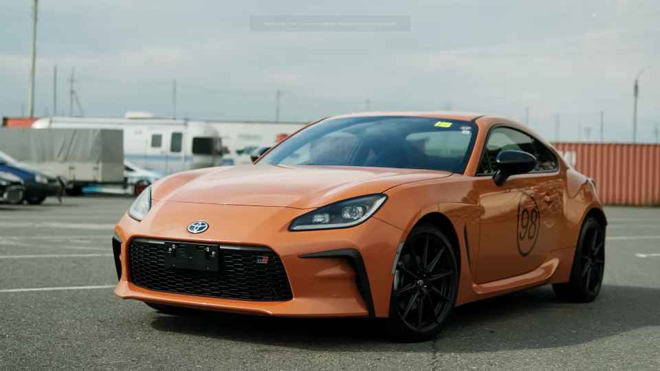 TOYOTA GR86 vid speredi