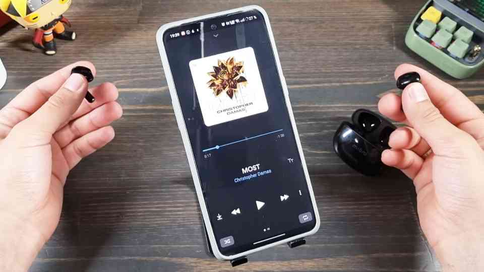 Besprovodnye naushniki XIAOMI MIBRO EARBUDS 4 obzor