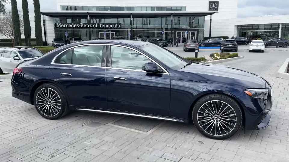 Mercedes-Benz E-class vyshla v jetom 2024 godu