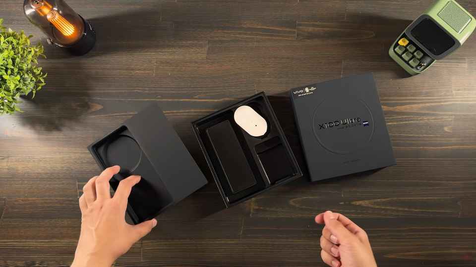 Raspakovka Vivo X100 Ultra