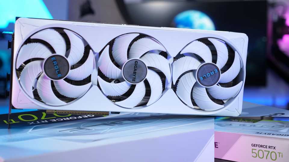 Obzor RTX 5070 Ti Gigabyte Eagle