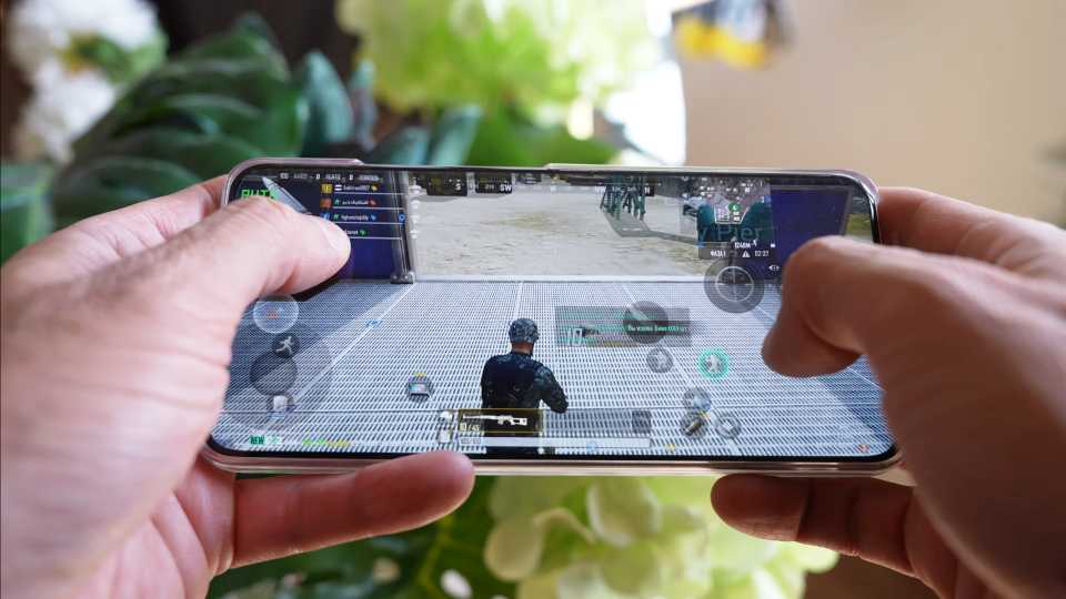 Xiaomi 15 Ultra posle 40 minut igry nachinaet aktivno trotlit'
