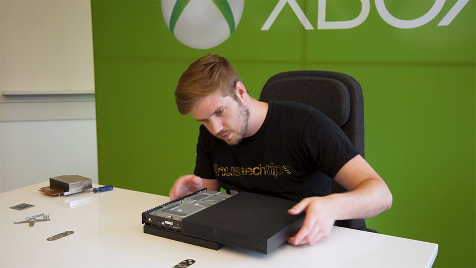 Рассматриваем, какое у Xbox One X внутри железо