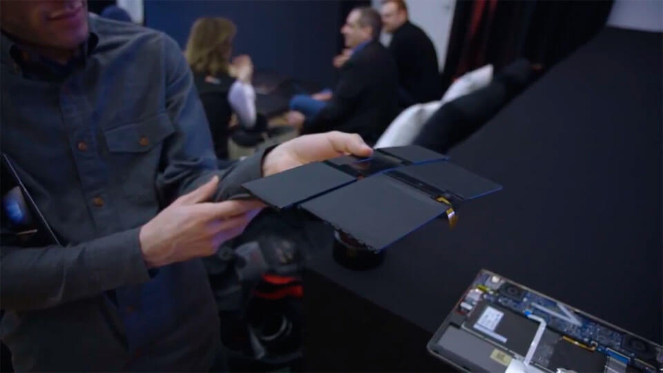 Внушительных размеров батарея HP Spectre 13