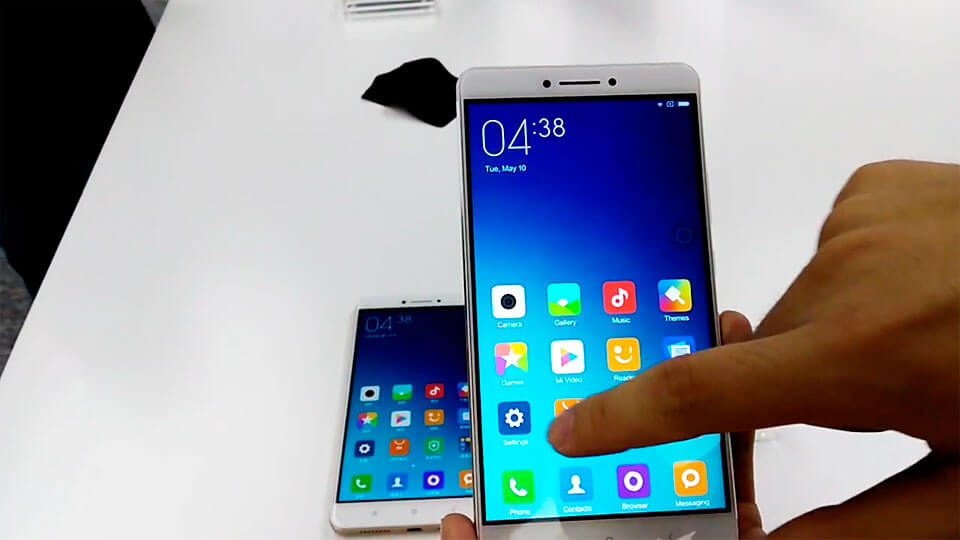Xiaomi Mi Max самый большой смартфон в мире